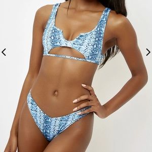 NWT Frankies Bikinis Set Lulu Top and Kenz Bottom
